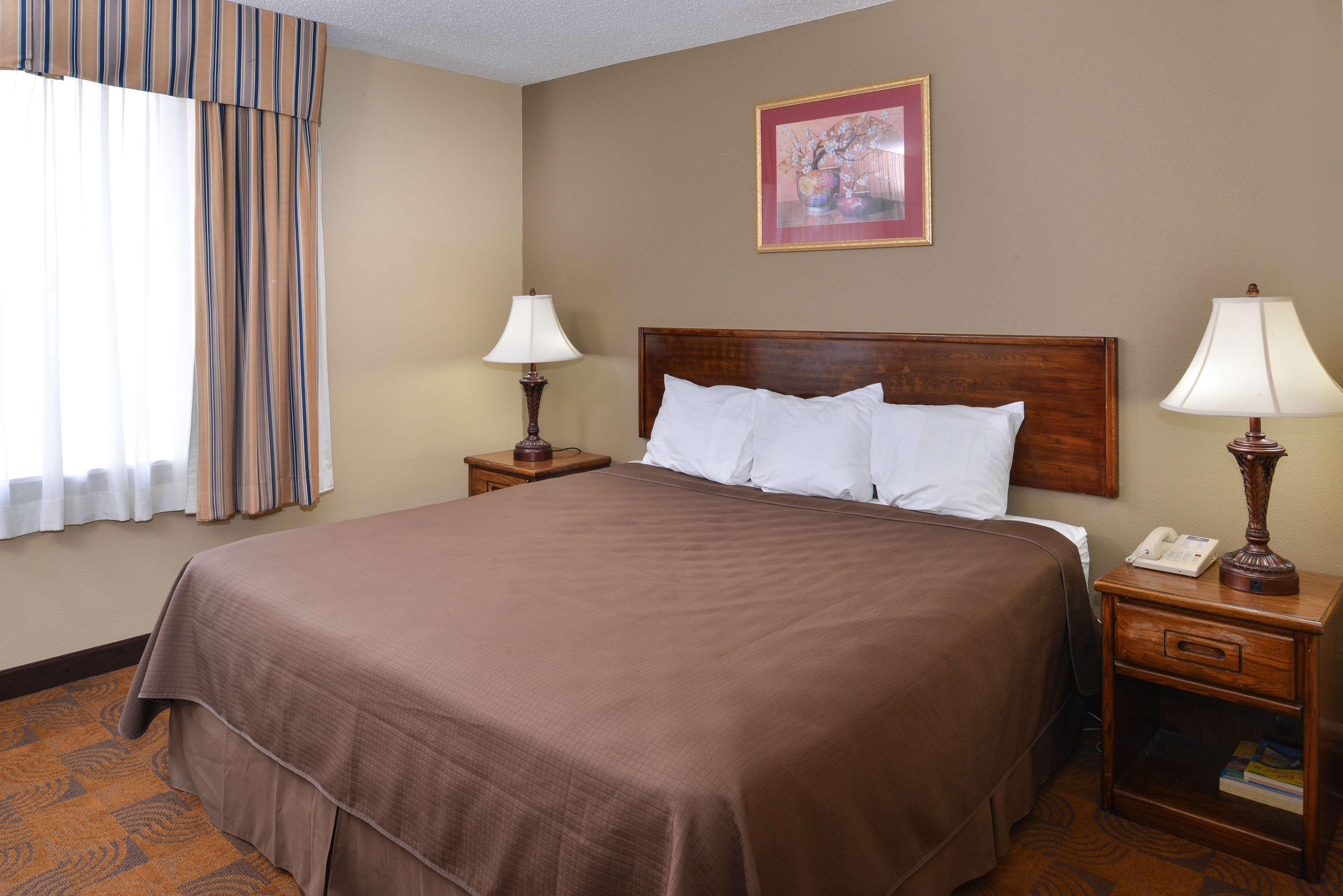 Pullman Sao Paulo Ibirapuera Hotel Exterior photo A bedroom at the Best Western Premier Executive Residency Royal Palm Beach